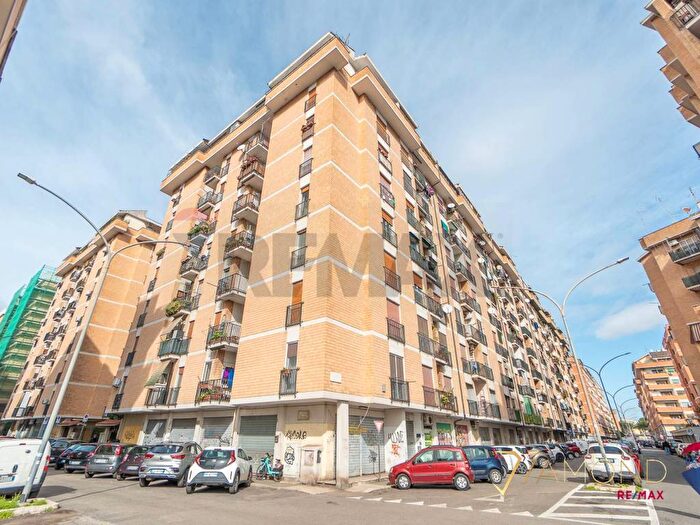 Appartamento trilocale in affitto in Magliana, Roma