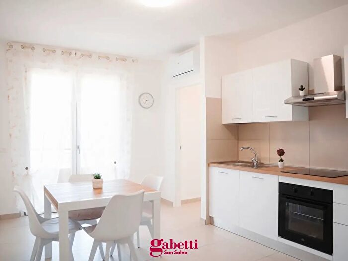 Appartamento trilocale in vendita in Via Orazio Antinori Snc, Montenero Di Bisaccia