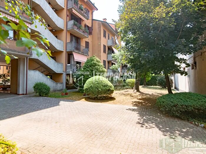 Appartamento trilocale in vendita in Via Don Ambrogio Rocca, Senago