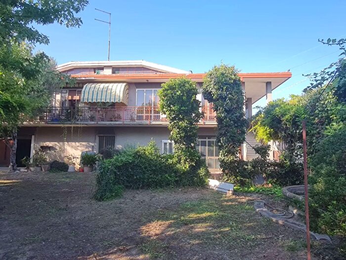 Casa con 10 locali in vendita in Via De Gasperi, Scorze