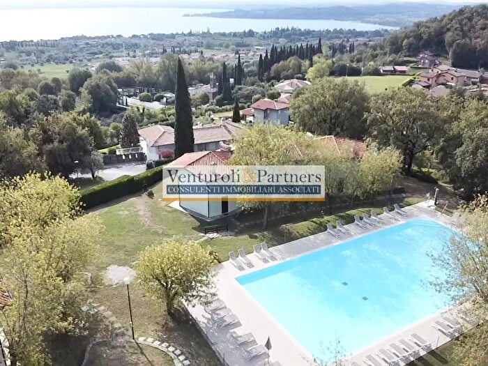Casa quadrilocale in vendita in Via Roma, Padenghe Sul Garda