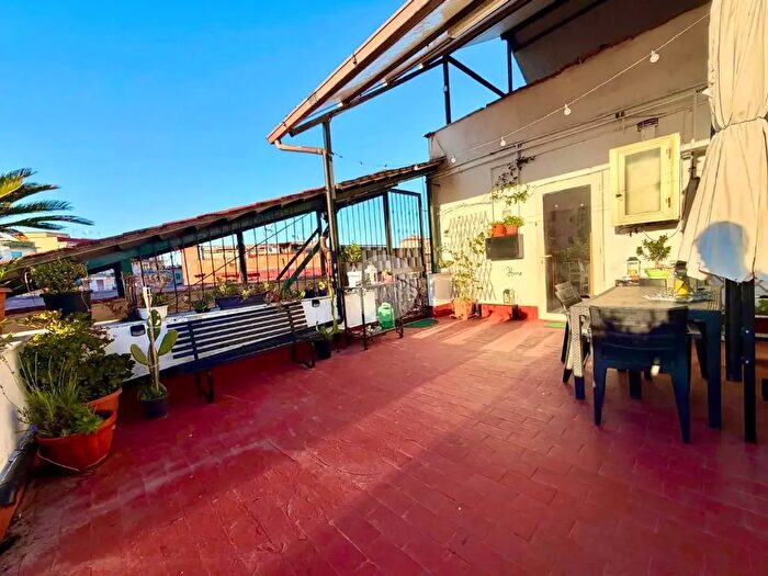 Appartamento trilocale in vendita in Via Arco di Polvica, Napoli