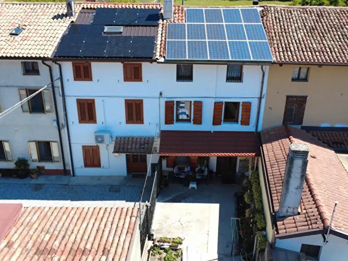 Casa trilocale in vendita in Via Brazzano, Cormons