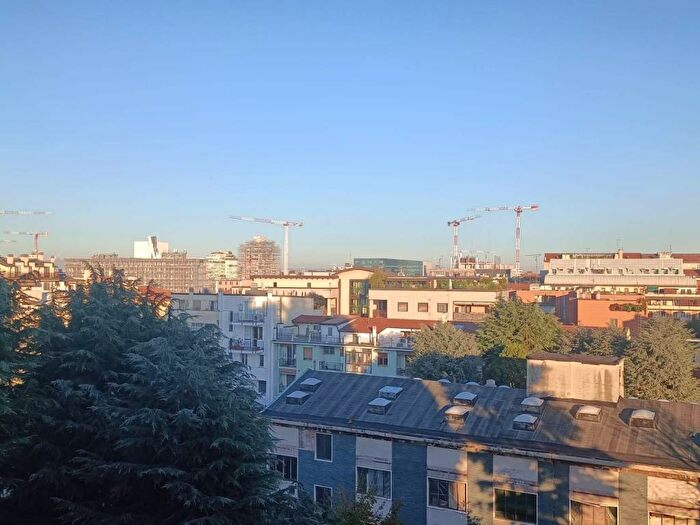 Appartamento trilocale in affitto in Via Astura, Ripamonti Fondazione Prada, Milano