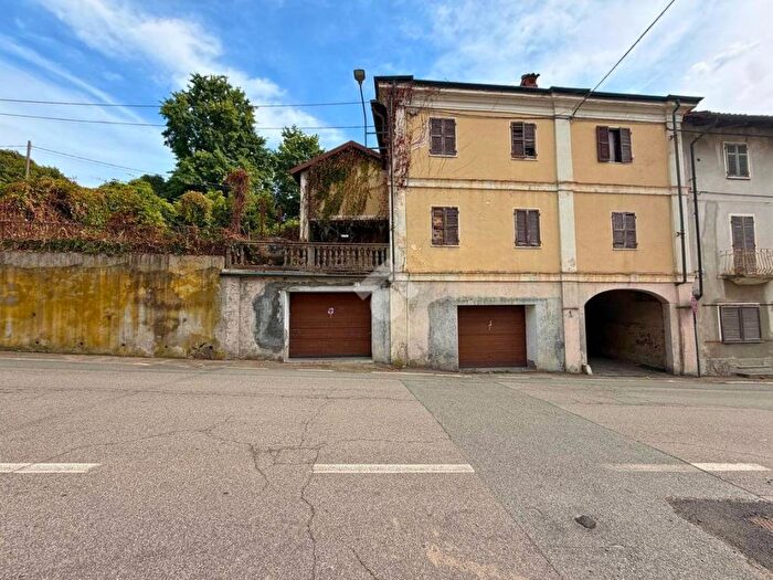 Casa quadrilocale in vendita in Via giuseppe mazzini, Buronzo