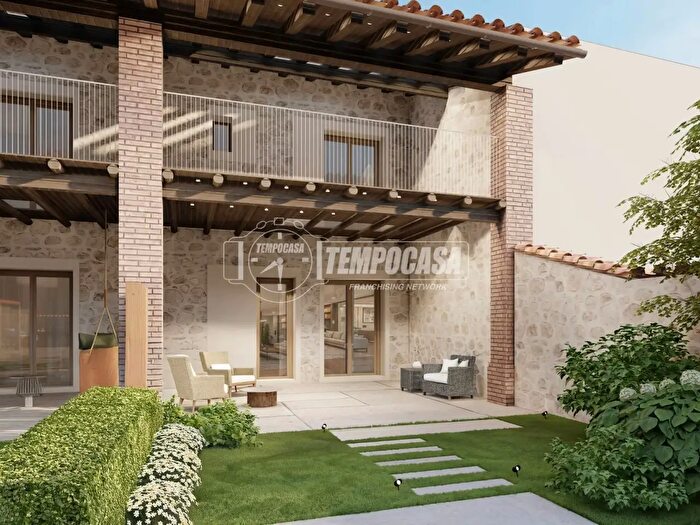 Casa quadrilocale in vendita in Cazzago San Martino