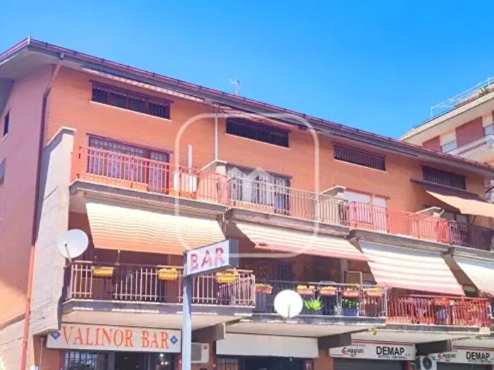 Appartamento con 5 locali in vendita in Via Frascati Colonna, Colonna