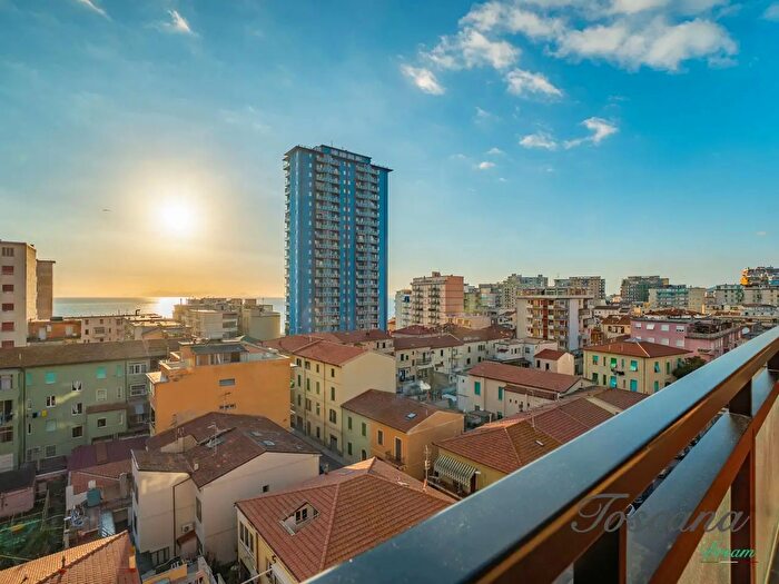 Appartamento con 5 locali in vendita in Follonica