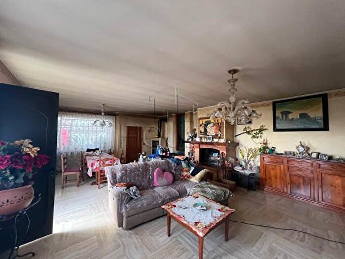 Casa quadrilocale in vendita in Strada Provinciale di Umb, Umbertide