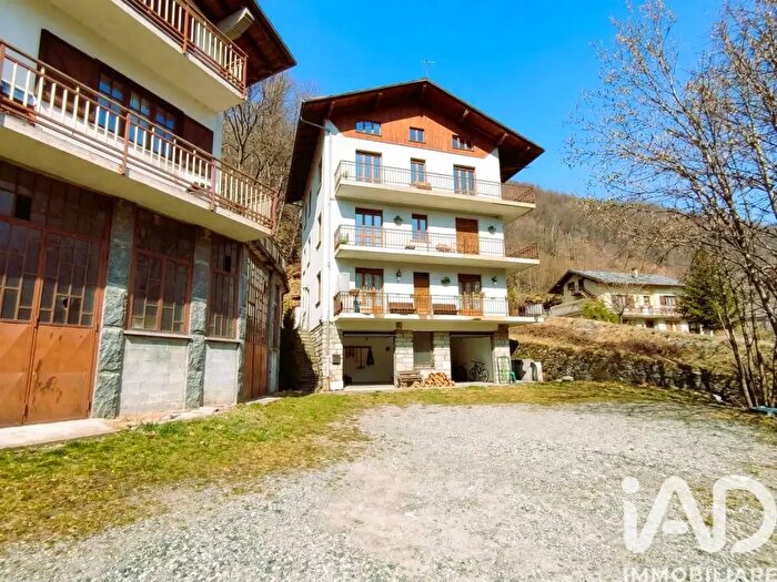 Casa con 19 locali in vendita in Frazione Frazione Cresto, Ala Di Stura