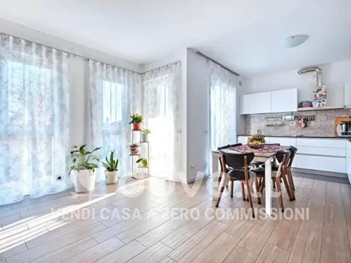 Appartamento trilocale in vendita in Via Barbara Melzi Snc, Rescaldina