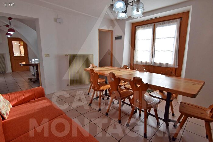 Appartamento con 5 locali in vendita in Ziano Di Fiemme