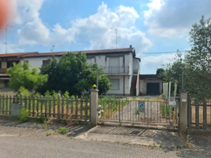 Casa con 5 locali in vendita in Viale della Repubblica, Lagosanto