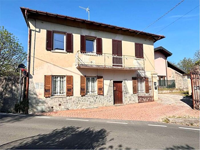 Appartamento bilocale in affitto in via trieste, Centro, Leggiuno