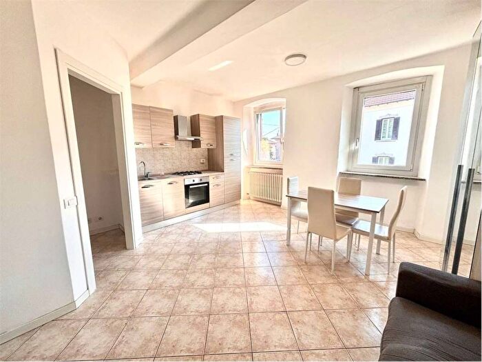 Case in Vendita e in Affitto - 2