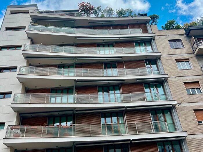 Appartamento trilocale in affitto in Via Luigi Canonica, Arena, Milano