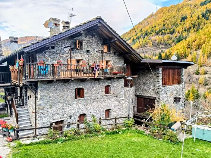 Appartamento trilocale in vendita in Chez Le Blanc, Etroubles