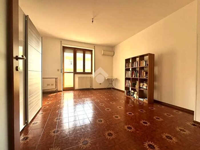 Appartamento quadrilocale in vendita in Via Olbia, Nuoro