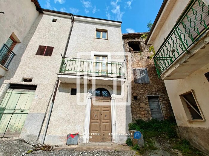 Casa trilocale in vendita in Via Claudia Valeria, Goriano Sicoli