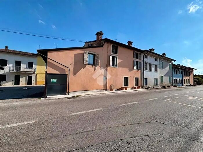 Casa quadrilocale in vendita in Via Antonio Canova, Sona