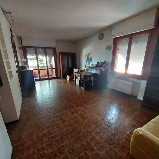 Appartamento quadrilocale in vendita in Via Sacchi E Vanzetti Pontedera, Pontedera