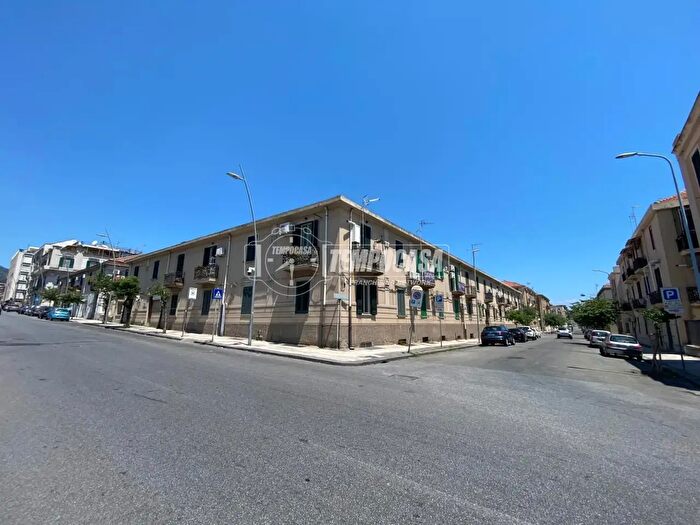 Appartamento quadrilocale in vendita in Via Trento, Messina