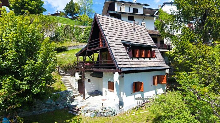 Casa con 5 locali in vendita in Croisettes, Torgnon