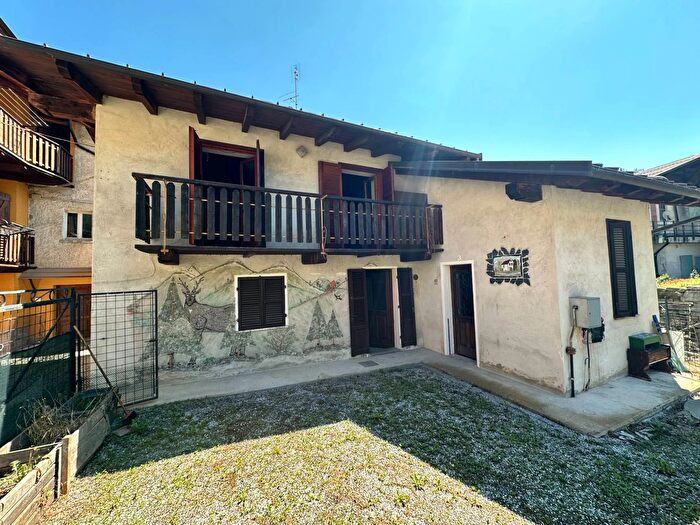 Casa con 6 locali in vendita in Via Principe Umberto, Frabosa Sottana