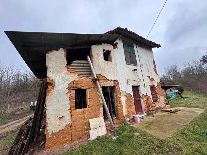 Casa quadrilocale in vendita in Località Valmanera, Asti