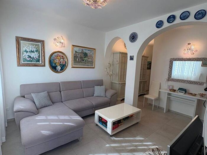 Appartamento trilocale in affitto in Via delle Ginestre, Tirrenia, Pisa