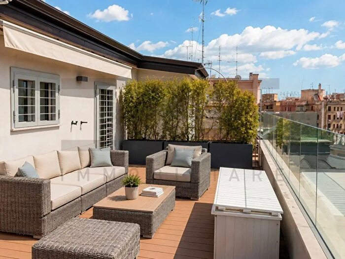 Appartamento trilocale in vendita in Via degli Orti di Galba, Roma
