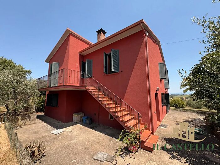 Casa con 6 locali in vendita in Vaiano, Castiglione Del Lago