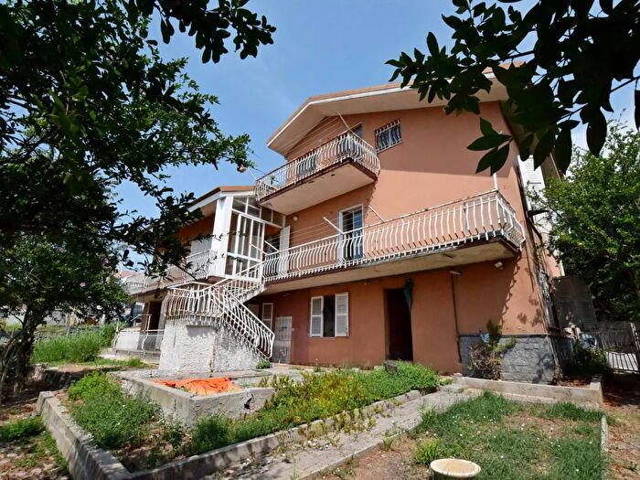 Casa con 5 locali in vendita in Via delle Avagnine, Mondovi'