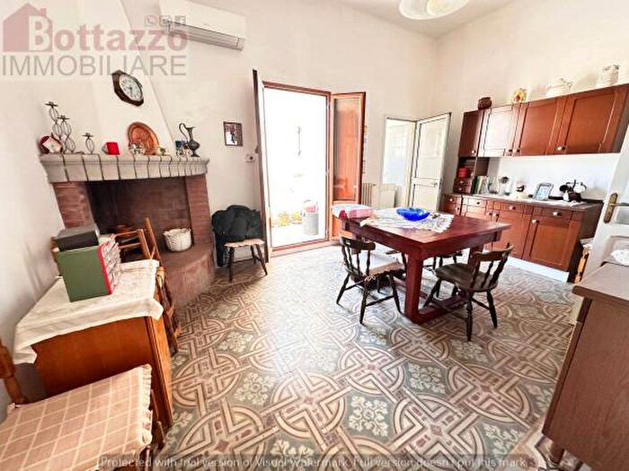 Appartamento con 5 locali in vendita in Via Cesare Battisti, Fragagnano