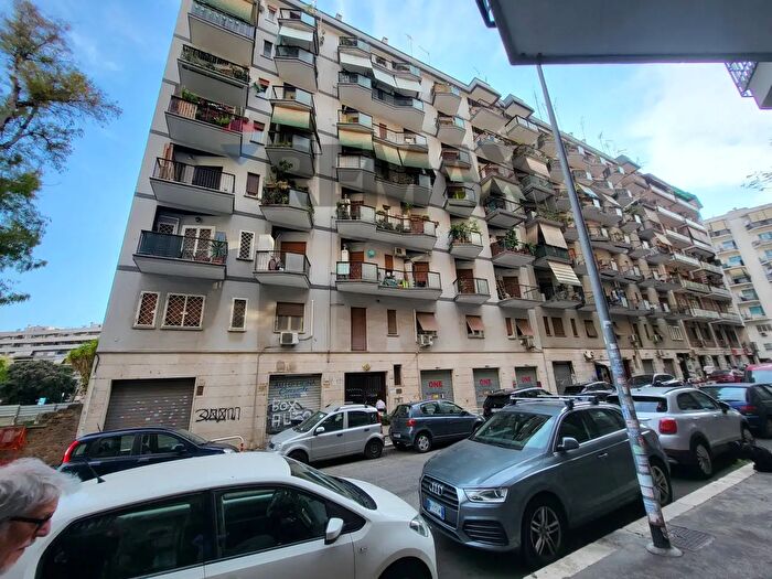 Appartamento trilocale in vendita in Roma