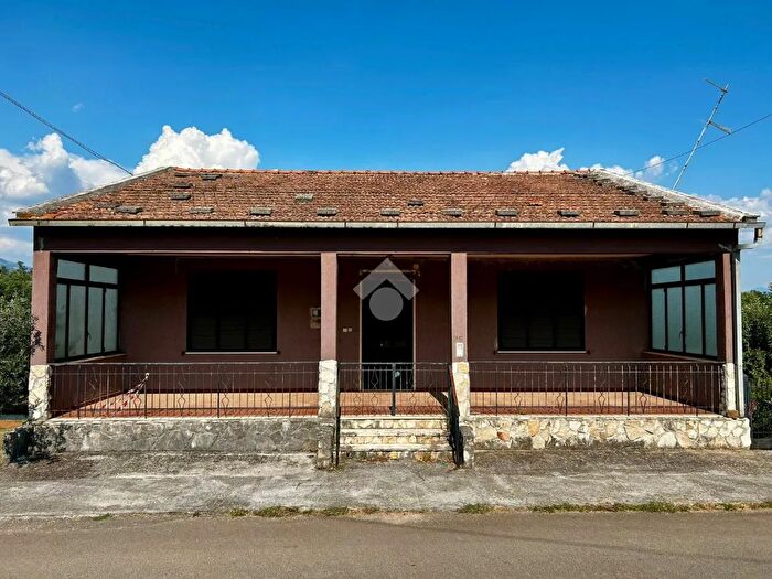 Casa con 6 locali in vendita in Contrada I Petriglia, Veroli