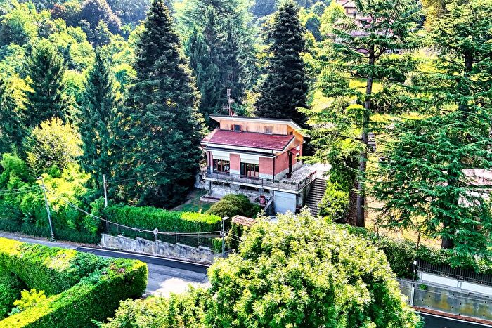 Casa con 5 locali in vendita in Strada Valsalice, Torino