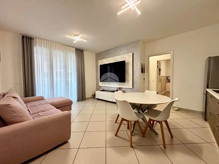 Appartamento trilocale in vendita in Via Isola Saloni, Chioggia
