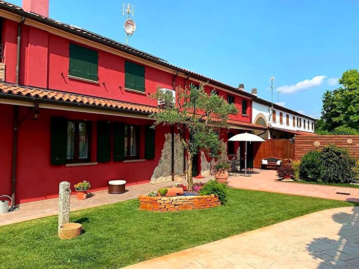 Casa con 6 locali in vendita in Abano Terme