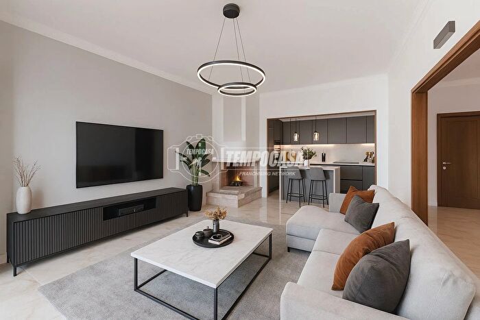 Casa trilocale in vendita in Via Dante Alighieri, Lizzanello