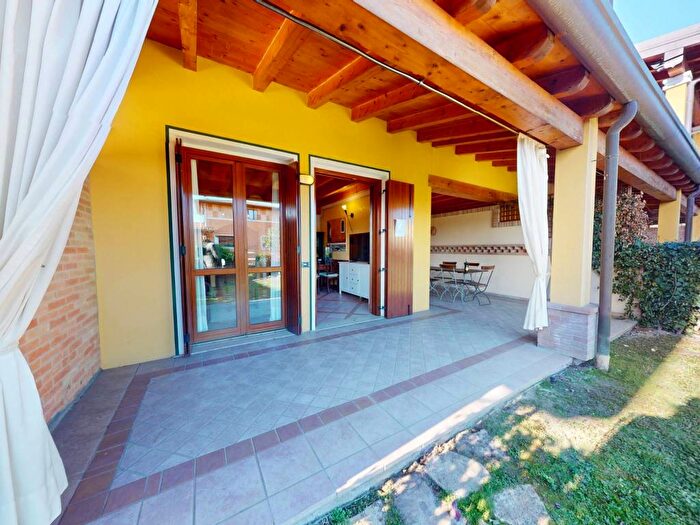 Appartamento trilocale in affitto in Via Ri Fiochel, Centro, Padenghe sul Garda