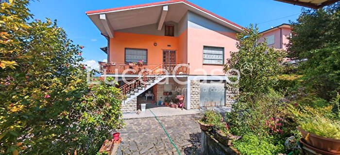 Casa con 5 locali in vendita in Capannori