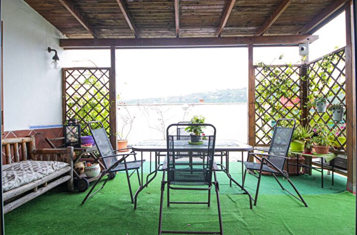 Appartamento trilocale in vendita in Via Montagna Spaccata, Napoli