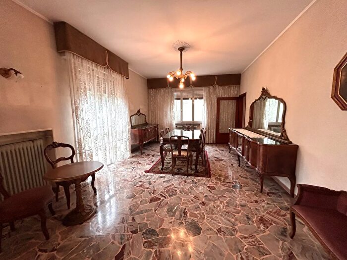 Casa con 6 locali in vendita in Via Chiesanuova, Padova