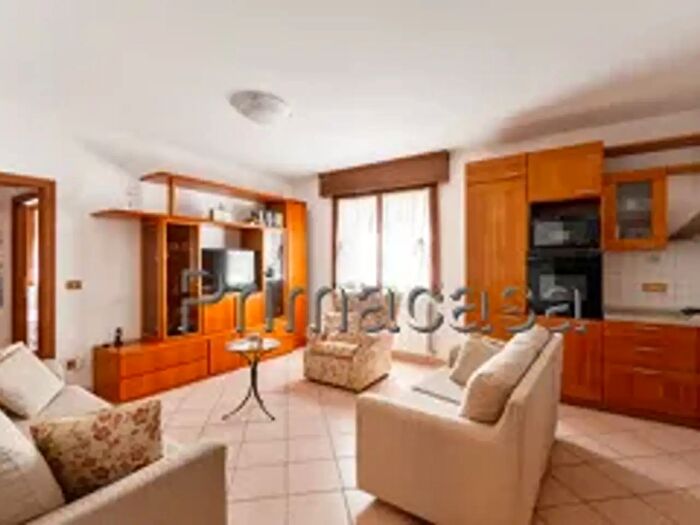 Casa con 8 locali in vendita in Via Asioli C, Correggio