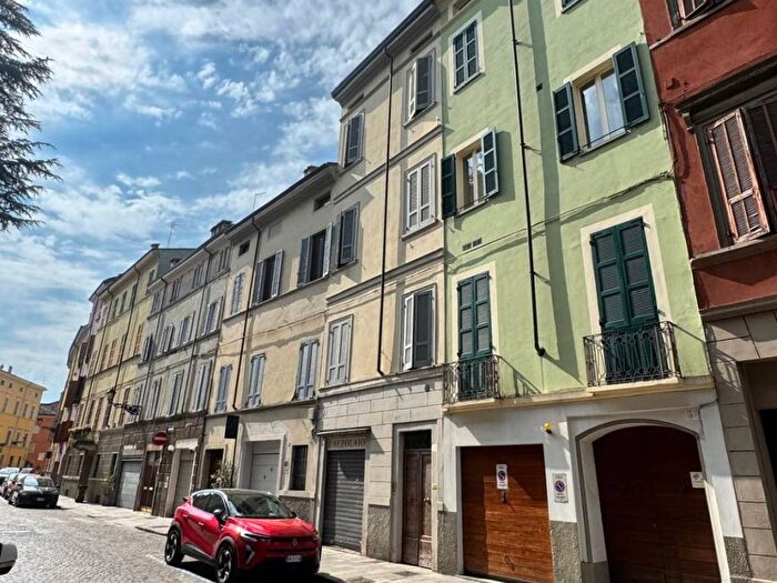 Appartamento trilocale in affitto in Strada Felice Cavallotti, Centro Storico, Parma