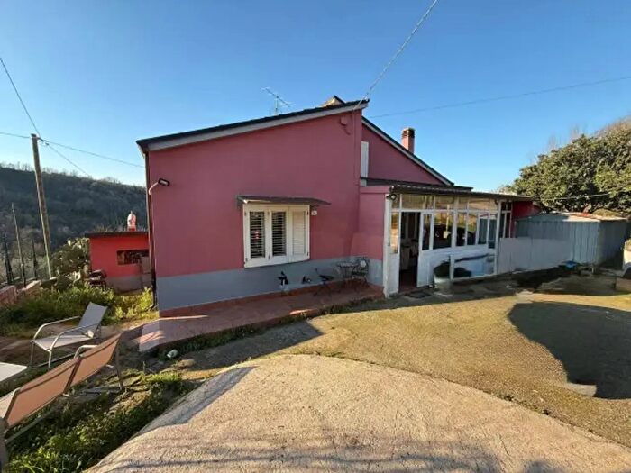 Casa trilocale in vendita in Via Montecalvo, Benevento