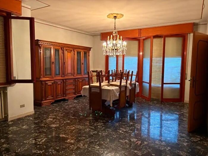 Casa con 6 locali in vendita in Castelnovo Di Sotto