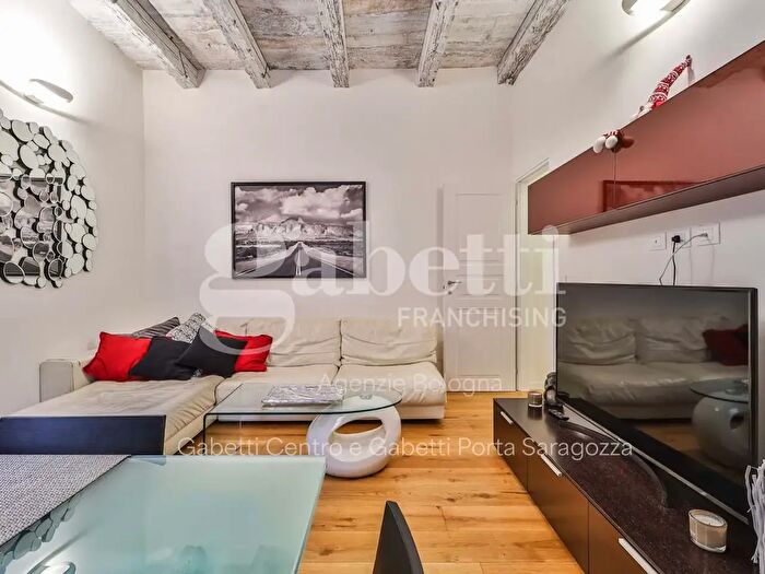 Appartamento trilocale in affitto in Via San Vitale, Bologna