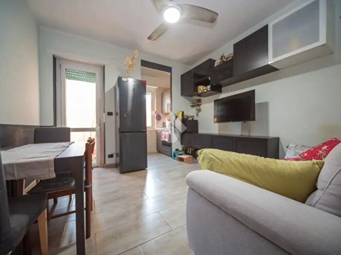 Appartamento trilocale in vendita in Via Val della Torre, Torino